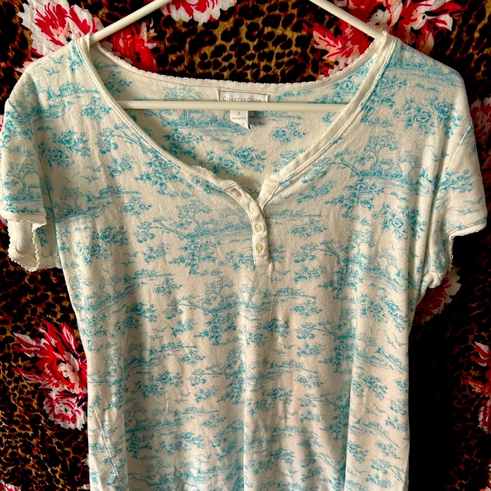 Very soft shirt or nightgown white with blue design